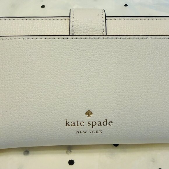 NWT Kate Spade Phoebe Turnlock Medium Wallet in Meringue $199 - Picture 1 of 7